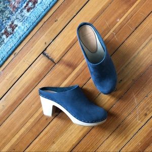 Bryr Chloe Clogs- Peacock